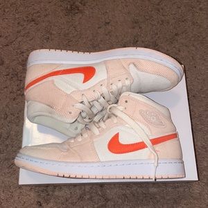 Wmns Air Jordan 1 Mid SE ‘Corduroy’